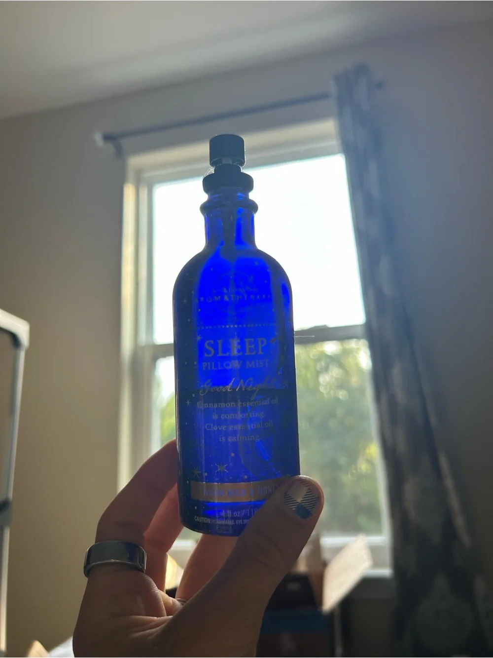 Bath & Body Works Pillow Mist - Warm Milk & Honey and stress relief Vanilla